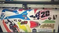 For High-End Digital Cutting of Signs, Stickers, and Decals