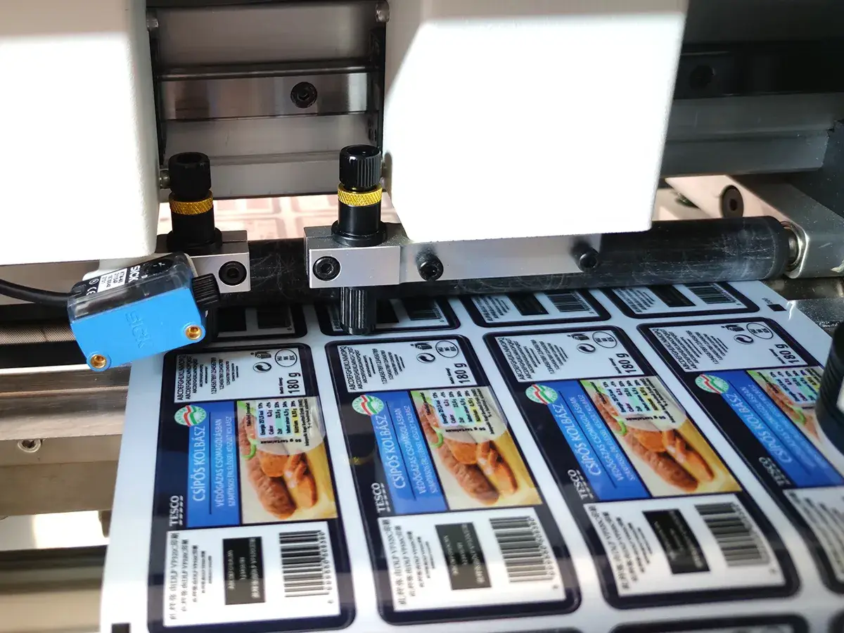 Roll-to-Roll Label Cutter LEXCUT240 Desktop